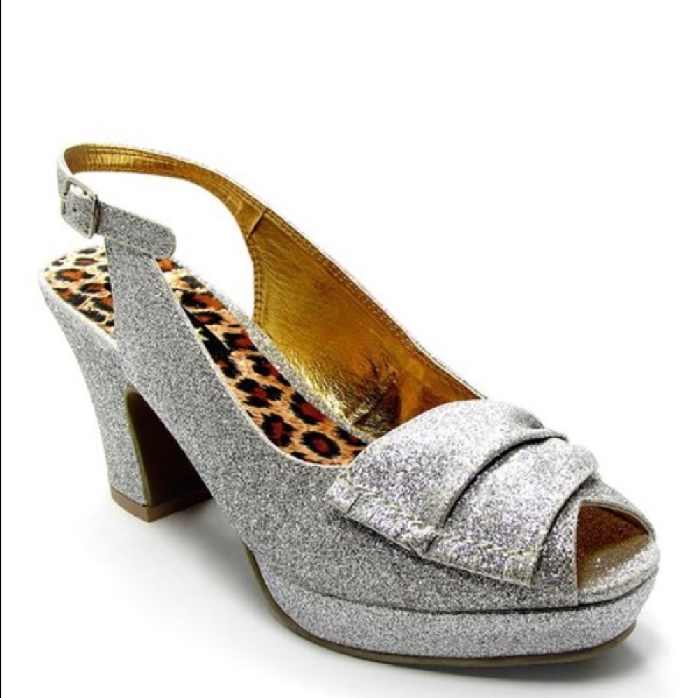 Silver  peep-toe confortable party sandal💃🏿💃🏿